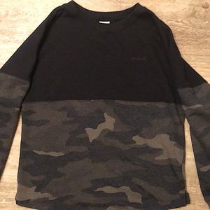 Women’s Victorias Secret PINK camouflage sweatshirt